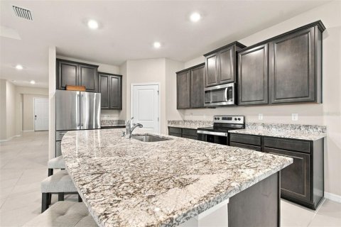 Villa ou maison à vendre à Wesley Chapel, Floride: 4 chambres, 262.73 m2 № 2408364 - photo 2