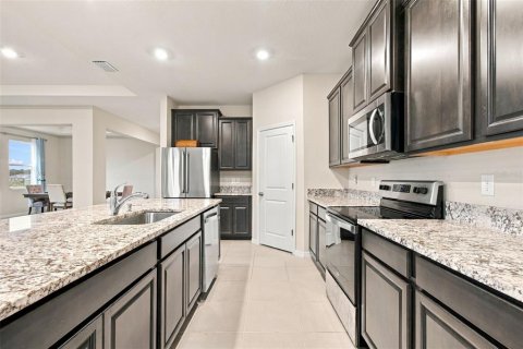 Villa ou maison à vendre à Wesley Chapel, Floride: 4 chambres, 262.73 m2 № 2408364 - photo 7