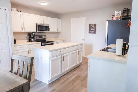 House in Land O' Lakes, Florida 4 bedrooms, 175.77 sq.m. № 1883581 - photo 8