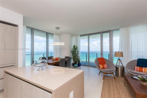 Condominio en alquiler en Hollywood, Florida, 2 dormitorios, 106.37 m2 № 2012723 - foto 10