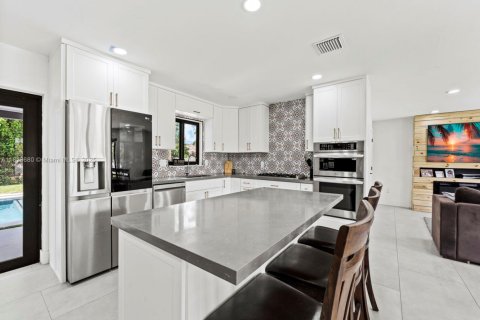 House in Miami, Florida 3 bedrooms, 130.06 sq.m. № 1779493 - photo 30
