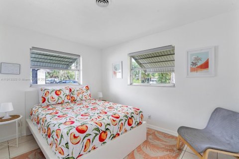 House in Oakland Park, Florida 2 bedrooms, 89.09 sq.m. № 1971185 - photo 14