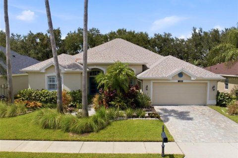 House in Trinity, Florida 3 bedrooms, 226.22 sq.m. № 2349575