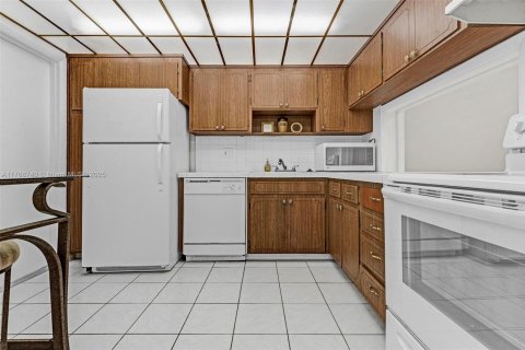 Copropriété à vendre à Hallandale Beach, Floride: 1 chambre, 71.53 m2 № 1863285 - photo 2