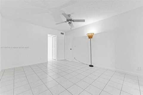 Copropriété à vendre à Hallandale Beach, Floride: 1 chambre, 71.53 m2 № 1863285 - photo 16