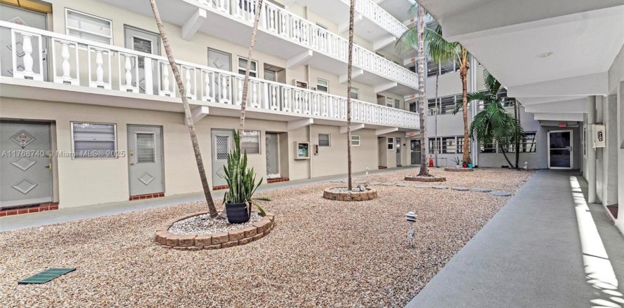 Condo à Hallandale Beach, Floride, 1 chambre № 1863285