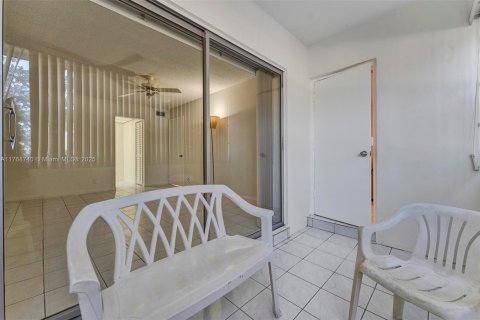 Copropriété à vendre à Hallandale Beach, Floride: 1 chambre, 71.53 m2 № 1863285 - photo 21
