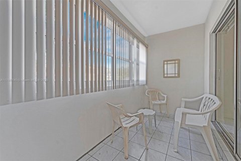 Copropriété à vendre à Hallandale Beach, Floride: 1 chambre, 71.53 m2 № 1863285 - photo 23