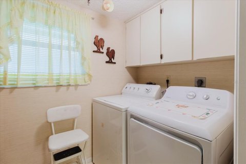 Condo in Port Richey, Florida, 2 bedrooms  № 1916621 - photo 28