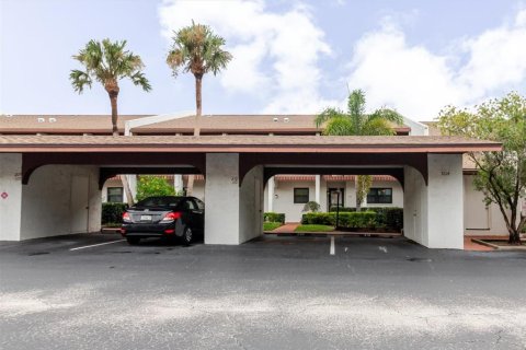 Condo in Port Richey, Florida, 2 bedrooms  № 1916621 - photo 11