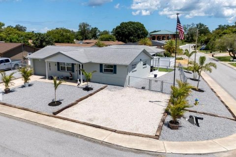 House in Port Richey, Florida 2 bedrooms, 89.19 sq.m. № 1848627 - photo 28