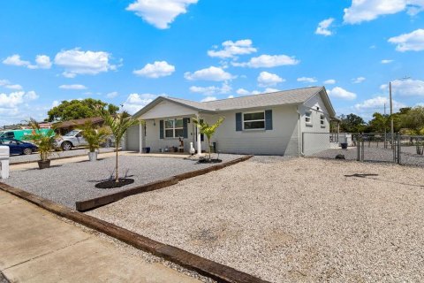 House in Port Richey, Florida 2 bedrooms, 89.19 sq.m. № 1848627 - photo 19