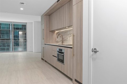 Condo in Miami, Florida, 1 bedroom № 2170839 - photo 8