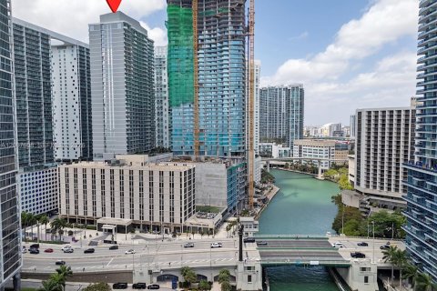 Condo in Miami, Florida, 1 bedroom № 2170839 - photo 2