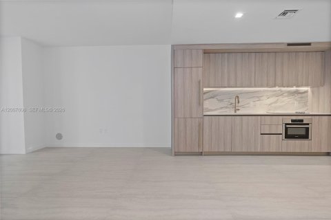 Condo in Miami, Florida, 1 bedroom № 2170839 - photo 10
