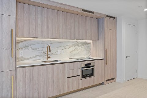 Condo in Miami, Florida, 1 bedroom № 2170839