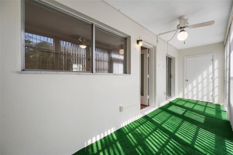 Condo in Seminole, Florida, 2 bedrooms  № 2099234 - photo 22