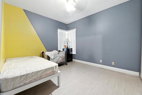 Condo in Coconut Creek, Florida, 3 bedrooms  № 2153912 - photo 13