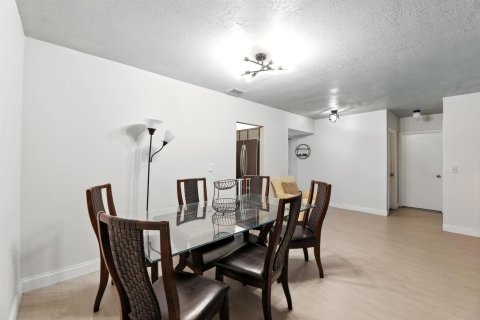 Condo in Coconut Creek, Florida, 3 bedrooms  № 2153912 - photo 5