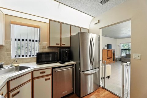 Condo in Coconut Creek, Florida, 3 bedrooms  № 2153912 - photo 8