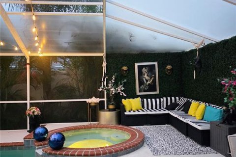 House in Tampa, Florida 5 bedrooms, 257.62 sq.m. № 1805711 - photo 30