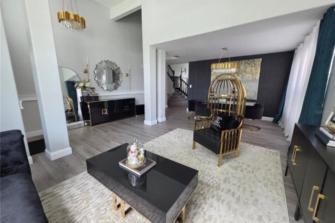 House in Tampa, Florida 5 bedrooms, 257.62 sq.m. № 1805711 - photo 12