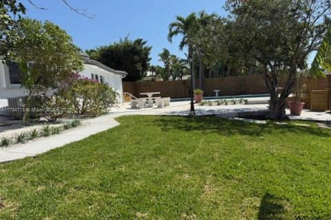 House in Pompano Beach, Florida 3 bedrooms, 183.2 sq.m. № 1708707 - photo 9