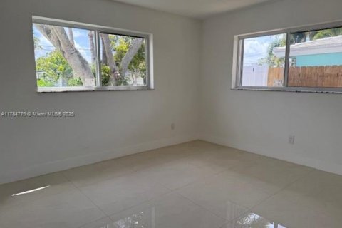 House in Pompano Beach, Florida 3 bedrooms, 183.2 sq.m. № 1708707 - photo 12