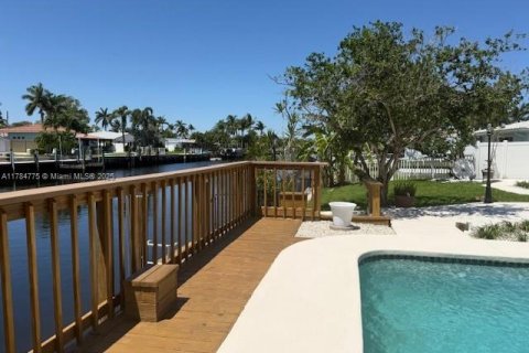 House in Pompano Beach, Florida 3 bedrooms, 183.2 sq.m. № 1708707 - photo 4