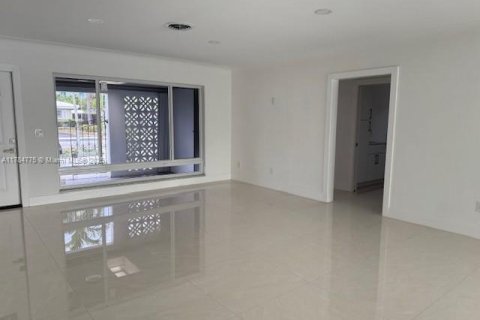 House in Pompano Beach, Florida 3 bedrooms, 183.2 sq.m. № 1708707 - photo 22
