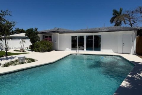 House in Pompano Beach, Florida 3 bedrooms, 183.2 sq.m. № 1708707 - photo 3