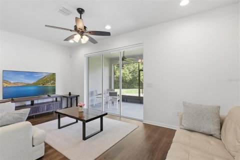 Townhouse in Oviedo, Florida 3 bedrooms, 136.75 sq.m. № 2148628 - photo 8