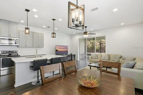 Townhouse in Oviedo, Florida 3 bedrooms, 136.75 sq.m. № 2148628 - photo 5