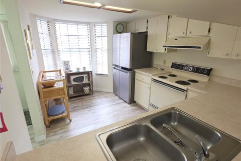 Villa ou maison à vendre à Spring Hill, Floride: 2 chambres, 92.44 m2 № 1902081 - photo 7
