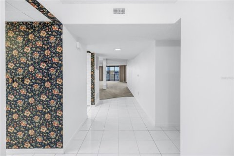 Condo in Saint Pete Beach, Florida, 2 bedrooms  № 1870354 - photo 5