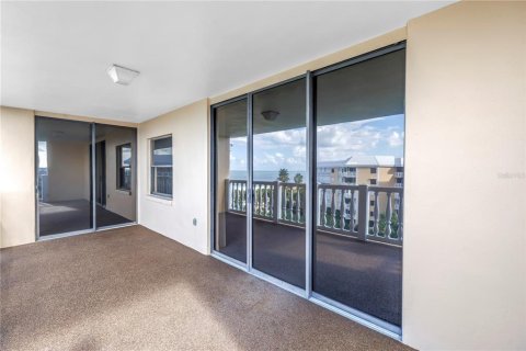 Condo in Saint Pete Beach, Florida, 2 bedrooms  № 1870354 - photo 20