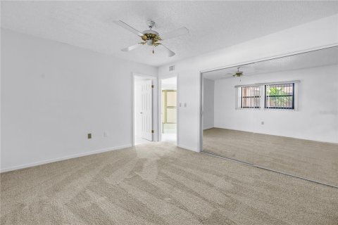 Condo in Saint Pete Beach, Florida, 2 bedrooms  № 1870354 - photo 25