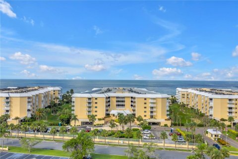 Condo in Saint Pete Beach, Florida, 2 bedrooms  № 1870354 - photo 2
