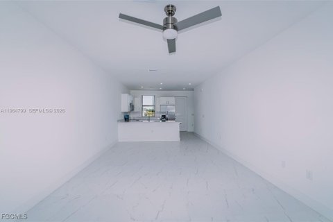 Immobilier commercial à vendre à Lehigh Acres, Floride: 208.29 m2 № 2081147 - photo 4