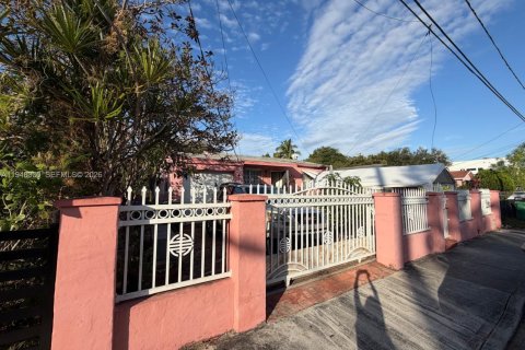 Купить виллу или дом в Майами, Флорида 2 спальни, 74.69м2, № 2009377 - фото 2