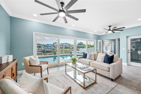 House in Tampa, Florida 7 bedrooms, 472.97 sq.m. № 1648332 - photo 16