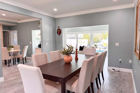 House in Tampa, Florida 7 bedrooms, 472.97 sq.m. № 1648332 - photo 6
