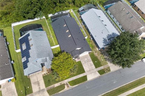 Casa en venta en Kissimmee, Florida, 5 dormitorios, 198.44 m2 № 2387382 - foto 4