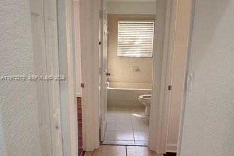 Casa en alquiler en Homestead, Florida, 3 dormitorios, 152.73 m2 № 2031049 - foto 7