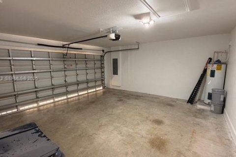 Casa en alquiler en Homestead, Florida, 3 dormitorios, 152.73 m2 № 2031049 - foto 4