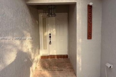 Casa en alquiler en Homestead, Florida, 3 dormitorios, 152.73 m2 № 2031049 - foto 3