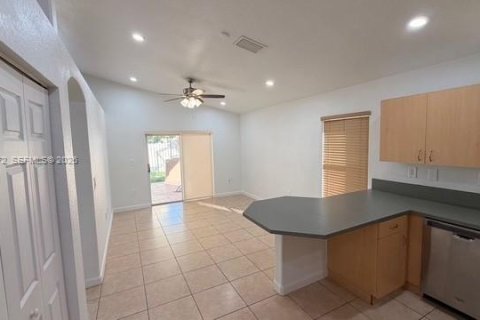 Casa en alquiler en Homestead, Florida, 3 dormitorios, 152.73 m2 № 2031049 - foto 26