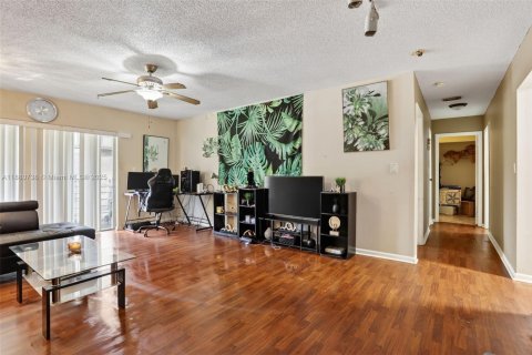 Condo in Margate, Florida, 2 bedrooms  № 1924783 - photo 5