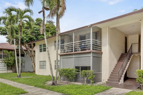 Condo in Margate, Florida, 2 bedrooms  № 1924783 - photo 2
