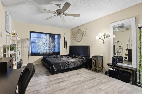 Condo in Margate, Florida, 2 bedrooms  № 1924783 - photo 9